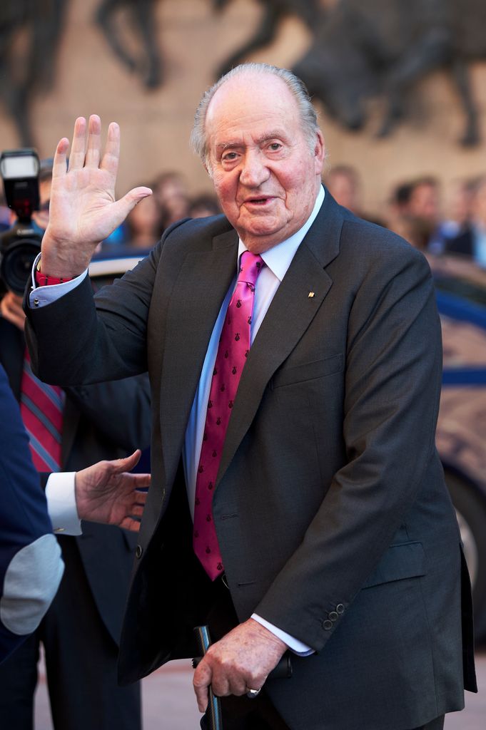 El rey Juan Carlos I reside en Abu Dabhi, desde donde concedió una serie de entrevistas a Laurence Debray