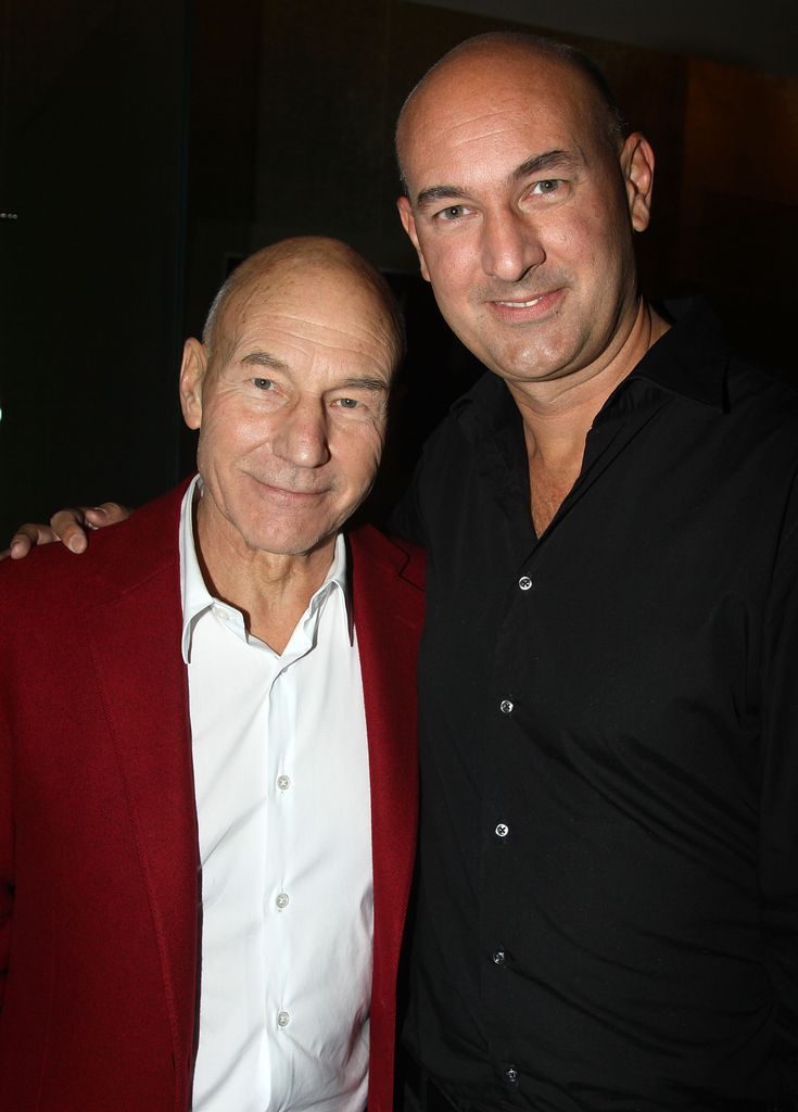 Patrick Stewart con su hijo Daniel Freedom Stewart en 2010