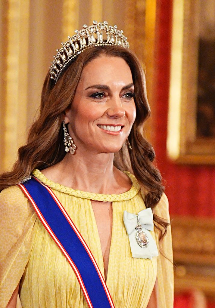 Kate Middleton estrena un romántico vestido de gala con guiño a Oriente y reafirma su obsesión por la tiara favorita de Lady Di