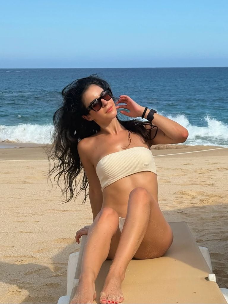 Ana Paula Capetillo lució varios bikinis para presumir su estilizada figura