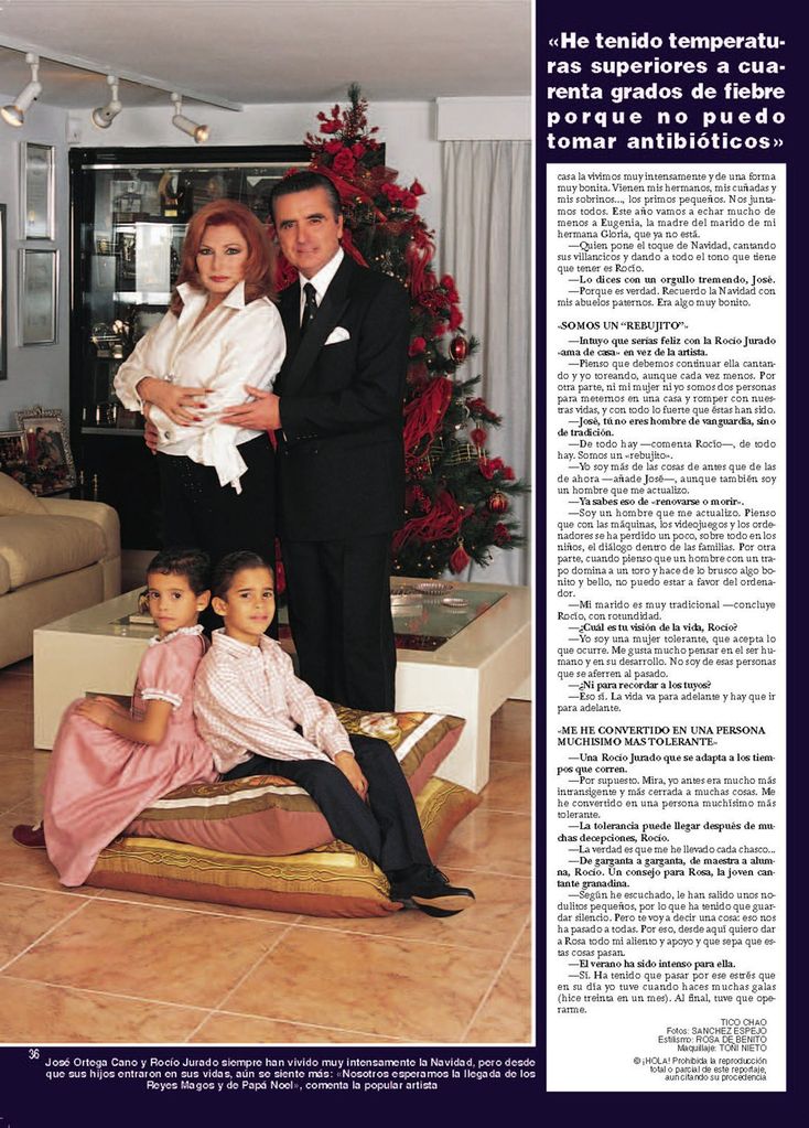 PDF Hola 3045.Diciembre 2002 . Casa la Moraleja .Navidad . Jose Ortega Cano y Rocio Jurado con sus hijos José Fernando y Gloria Camila.