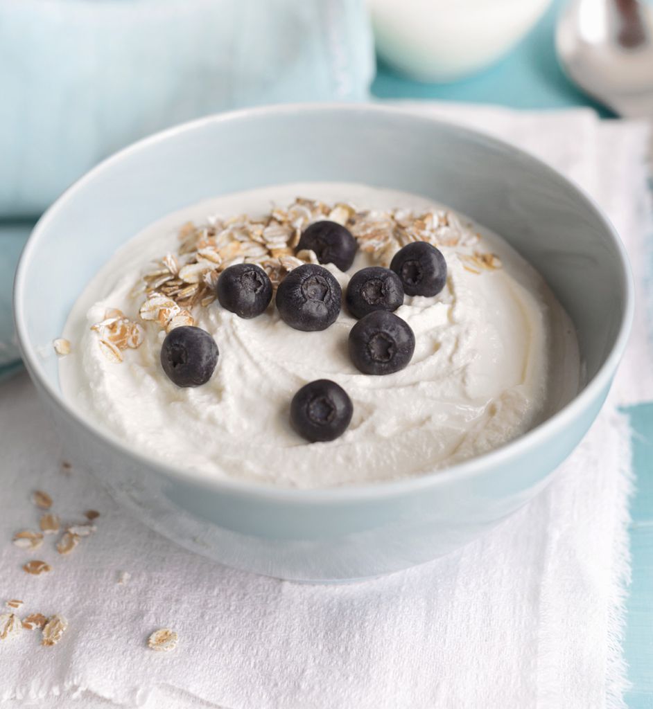Bowl de skyr con arándanos y avena.