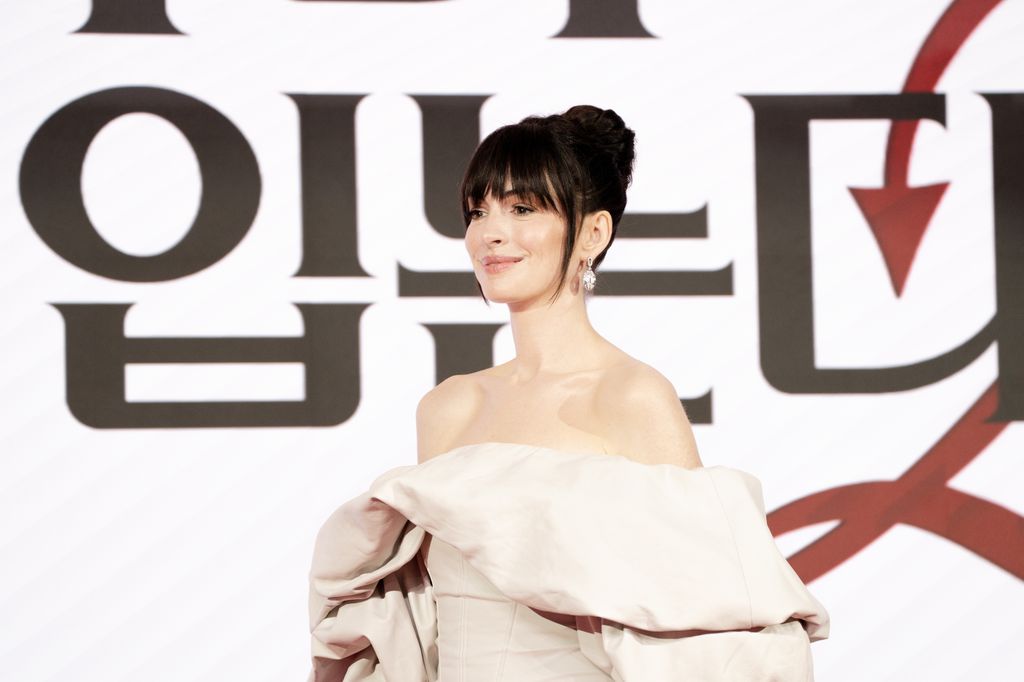 Anne Hathaway lleva el corte de Andy Sachs en su paso por Corea del Sur.