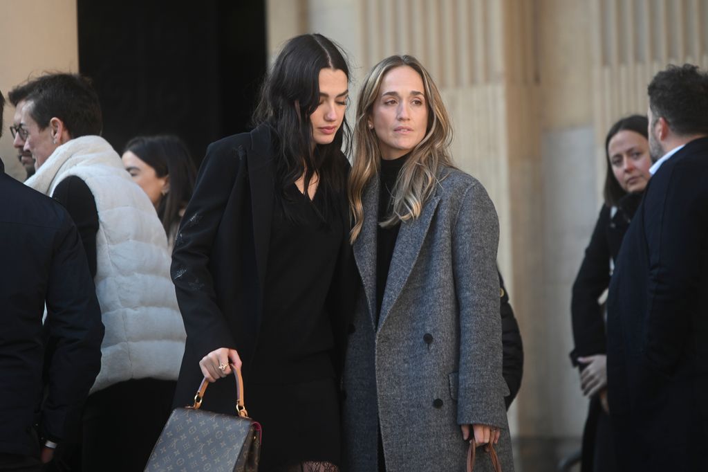Las hijas de la presidenta de Coca-Cola, a las puertas de la iglesia