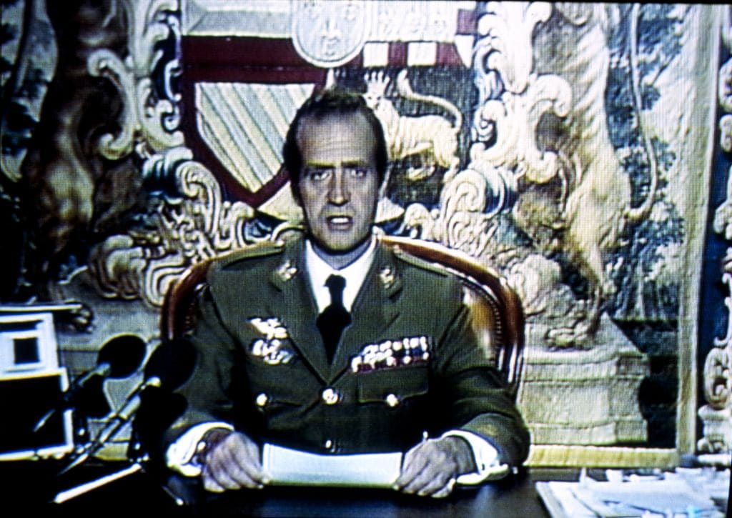El rey Juan Carlos dando su discruso el 23 F de 1981 durante el intento de gole de Estado