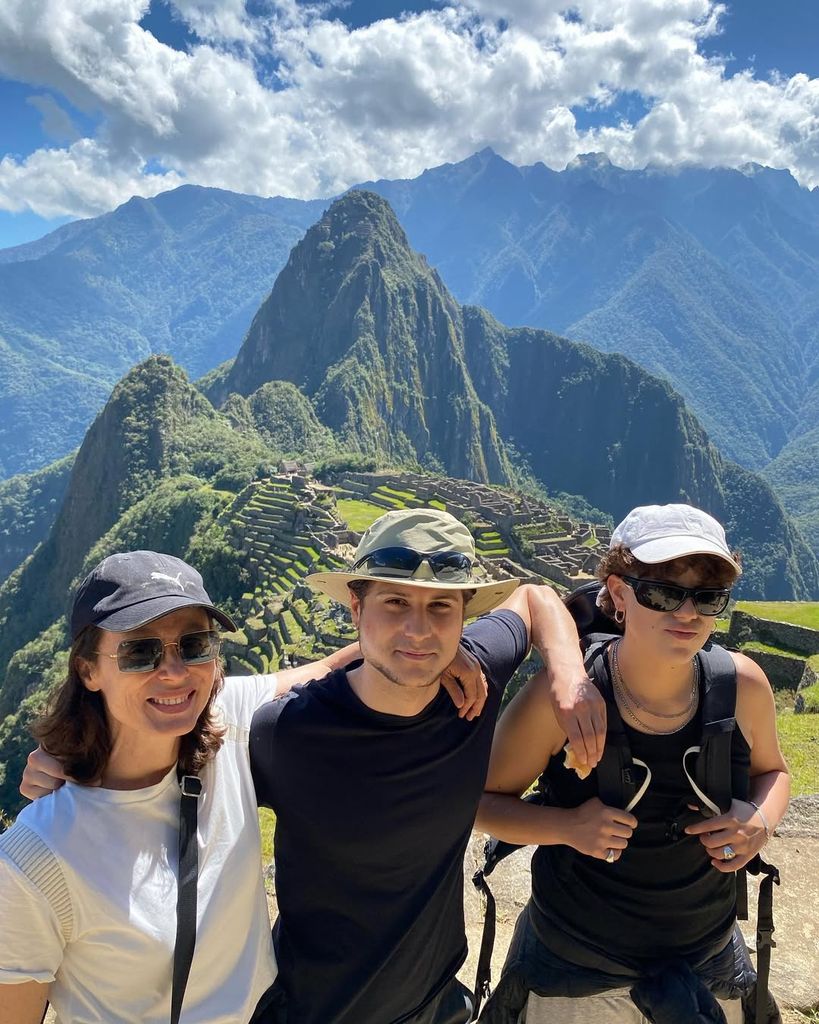 La actriz cuando viajó con sus dos hijos a Perú