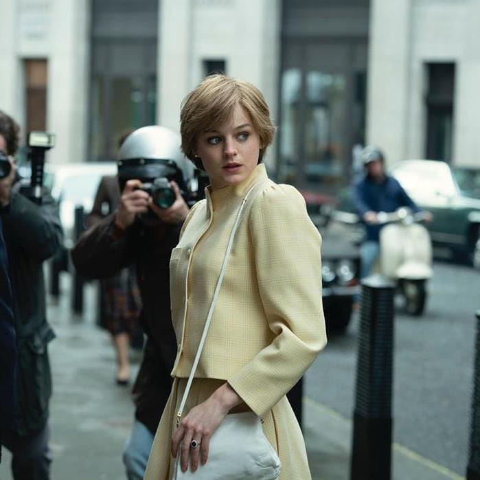 emma corrin como la princesa diana en the crown