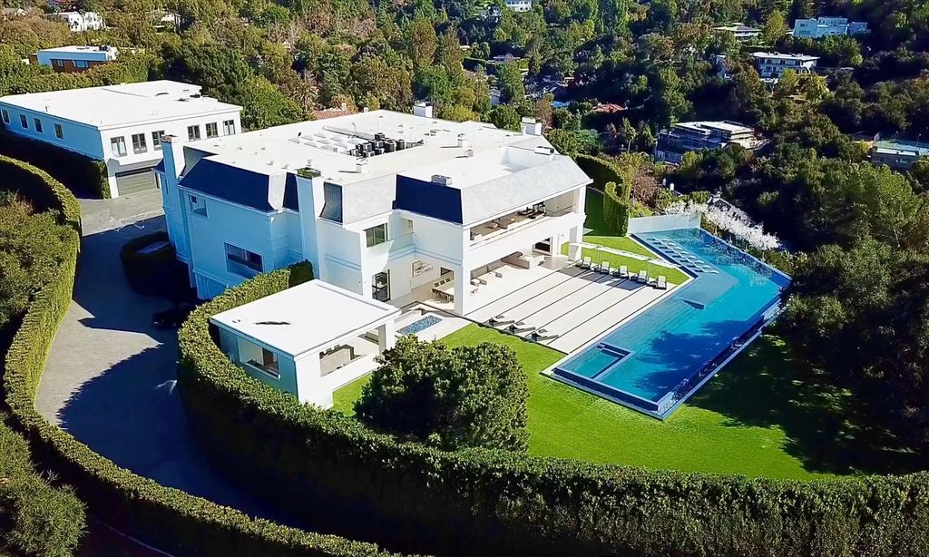 la casa de jennifer lopez y ben affleck en beverly hills