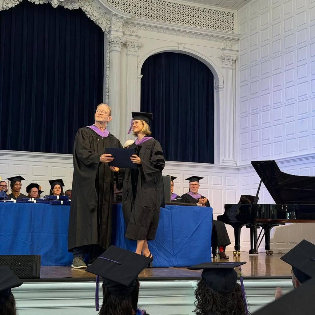 Paola Foster se gradua en la universidad de Yale de un Máster en Arquitectura