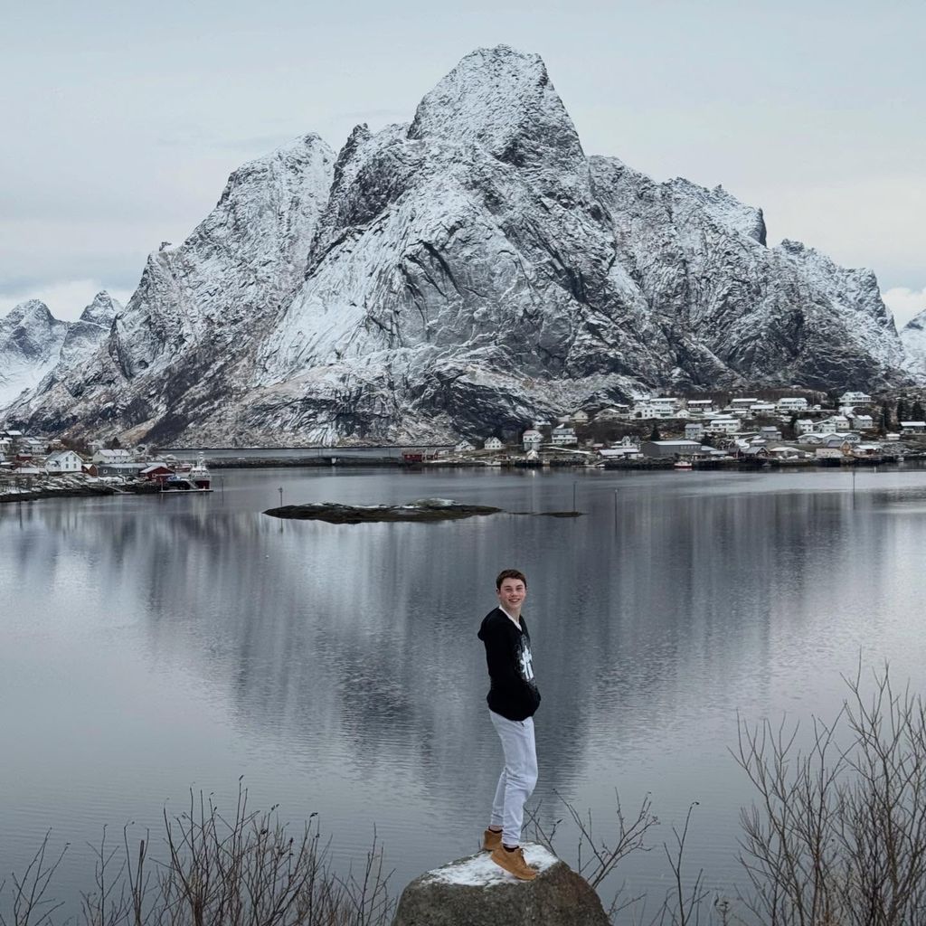 El hijo menor de la familia en Noruega