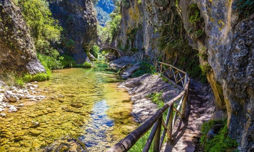 Camino en la Cerrada de Elías en la Sierra de Cazorla, Jaén