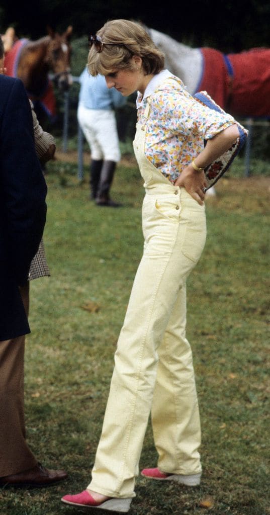 Diana de Gales con alpargatas