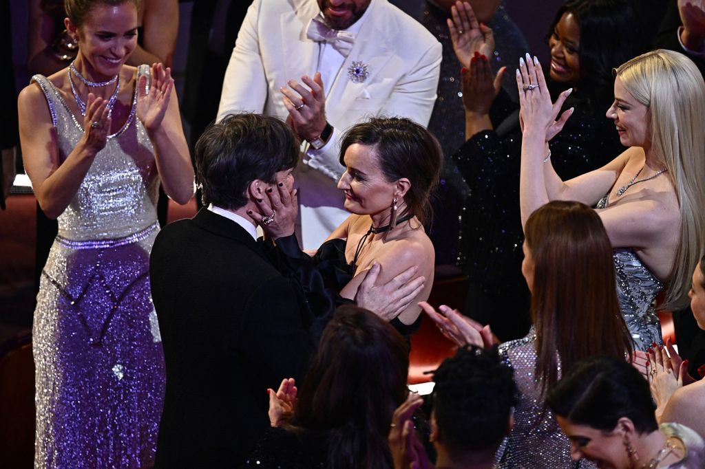 Cillian Murphy, celebrando con su mujer, Yvonne McGuinness su Oscar a mejor actor