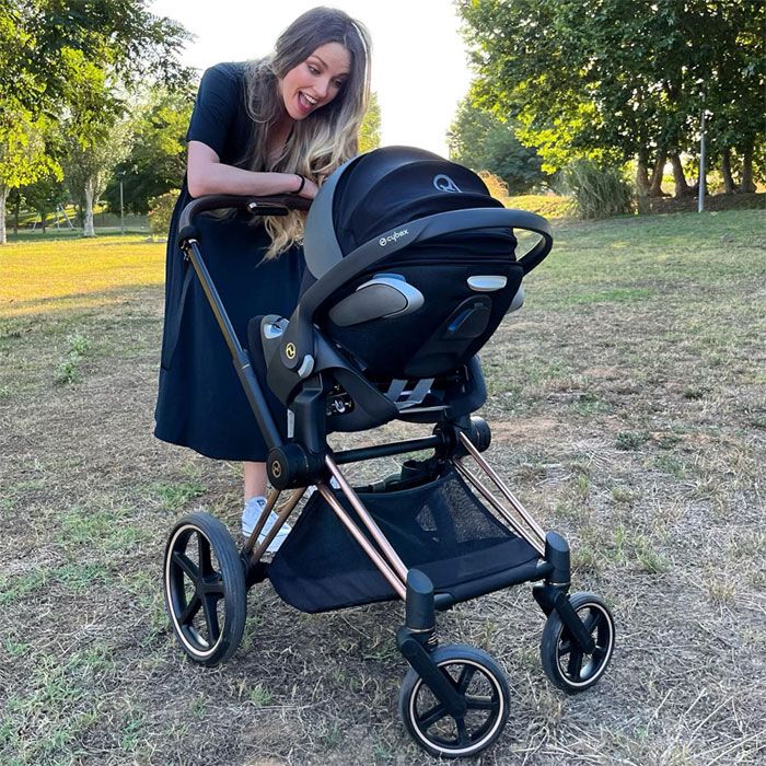 Anna Simón con su hija Aina