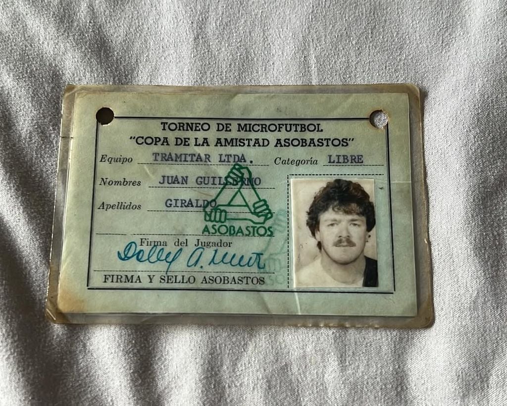 Un lindo recuerdo de la juventud de Guillermo Giraldo, papá de Karol G 