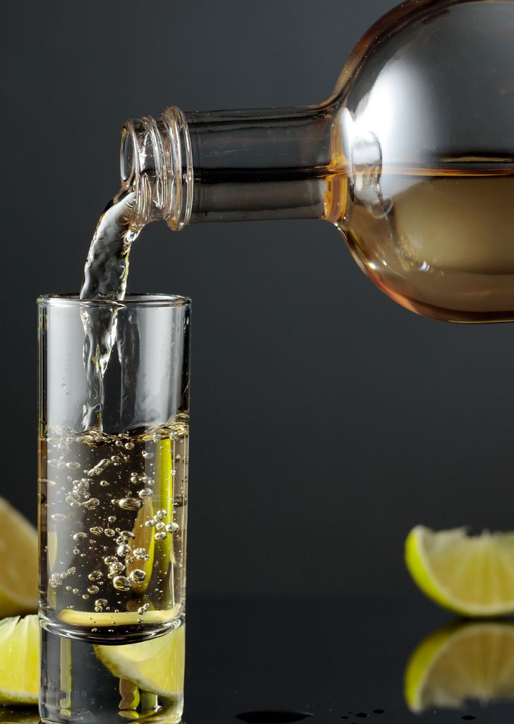 El tequila solo puede elaborarse con agave azul y producirse en determinadas zonas de México.