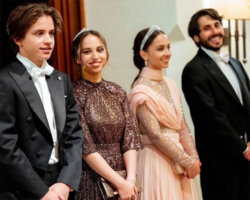Las princesas Iman y Salma de Jordania, radiantes en la boda de su hermano