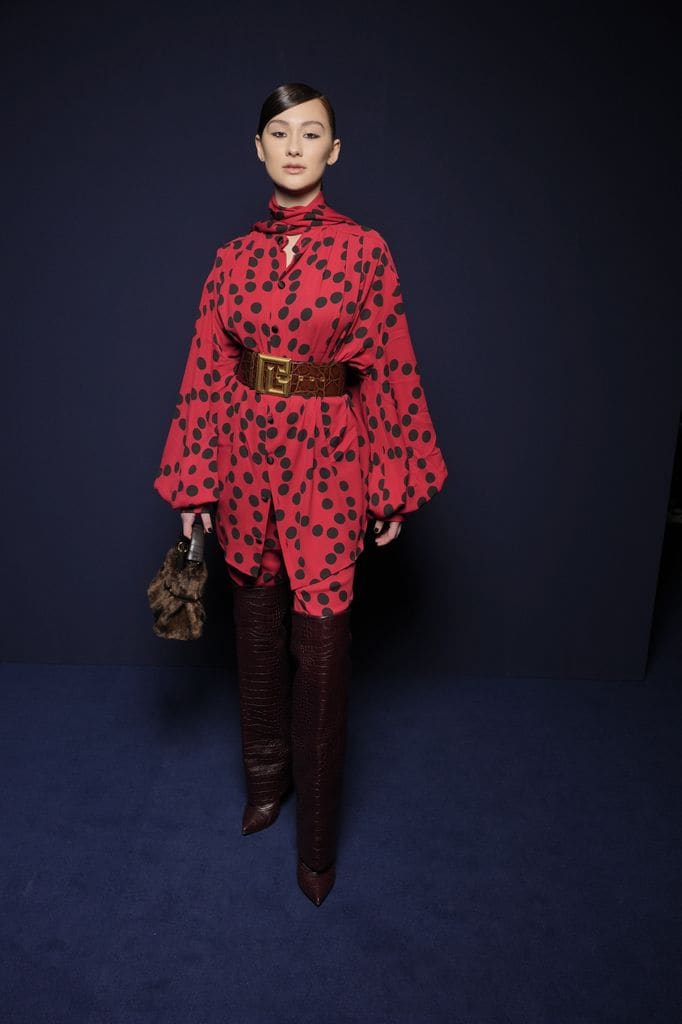 Lola Tung en Paris Fashion Week (2023)