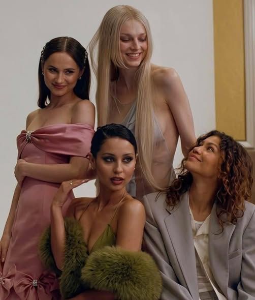 Zendaya, Hunter Schafer, Alexa Demie y Maude Apatow en un vídeo promocional de la tercera temporada de 'Euphoria'