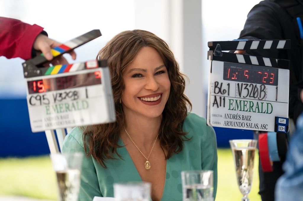 Sofía Vergara maquillada en el set de 'Griselda'