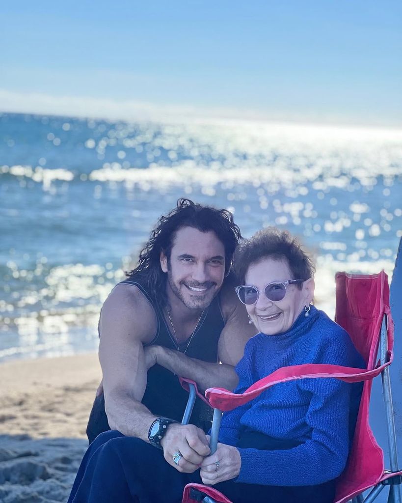 Mario Cimarro con su mamá