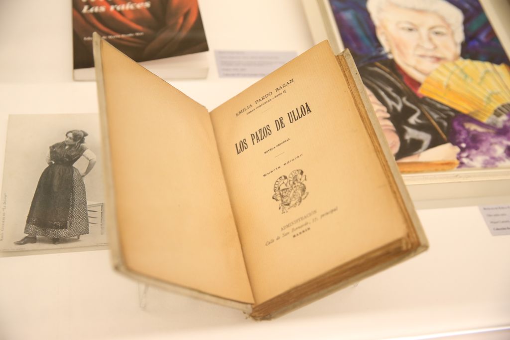 Un ejemplar de 'Los pazos de Ulloa' durante una exposición dedicada a Emilia Pardo Bazán en Madrid, una de las obras más importantes del naturalismo español