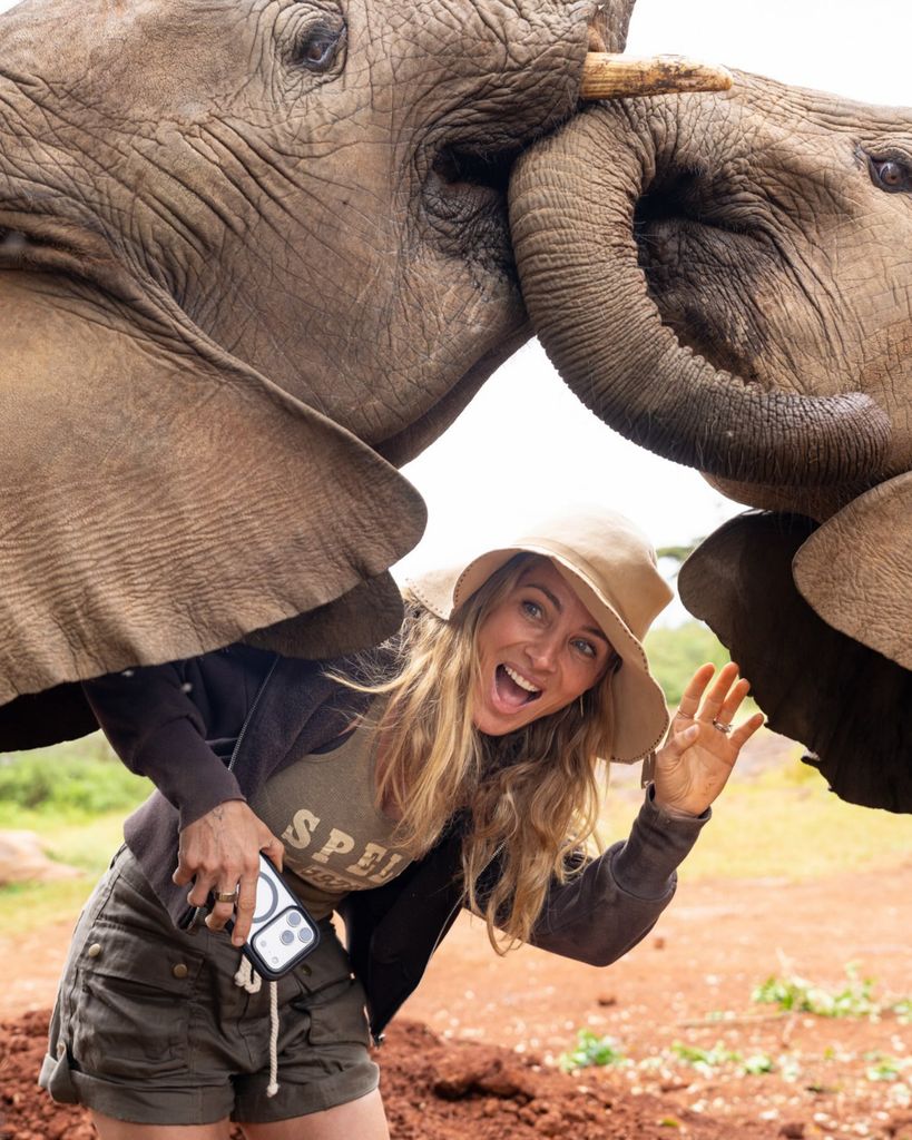 Elsa Pataky entre elefantes en Masái Mara