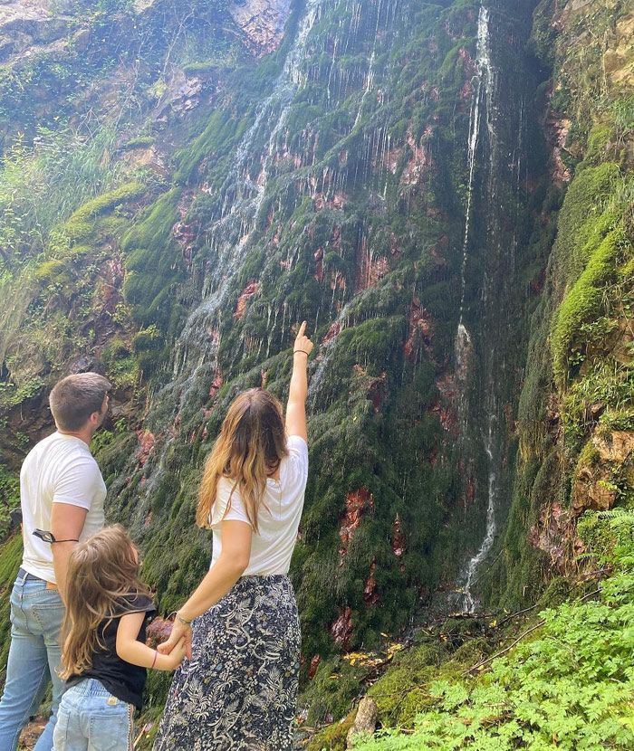 Natalia Verbeke y Marcos Poggi con su hija Chiara