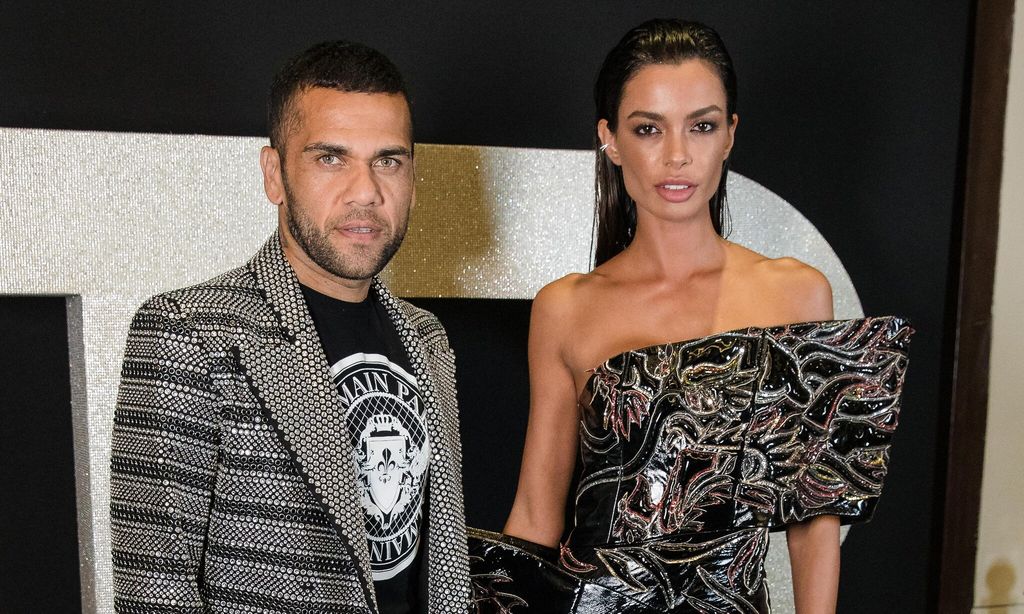 Dani Alves y Joana Sanz