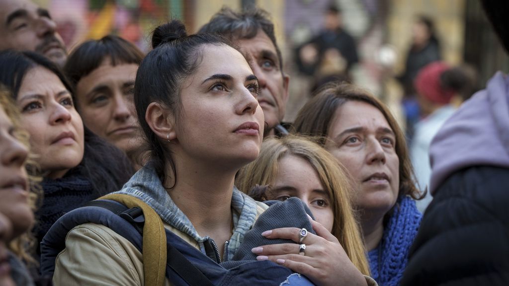 Laura tendrá qeu crias a su hijo casi en soledad