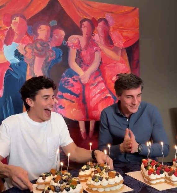 Marc Márquez celebra su 33 cumpleaños rodeado de 'influencers' y amigos