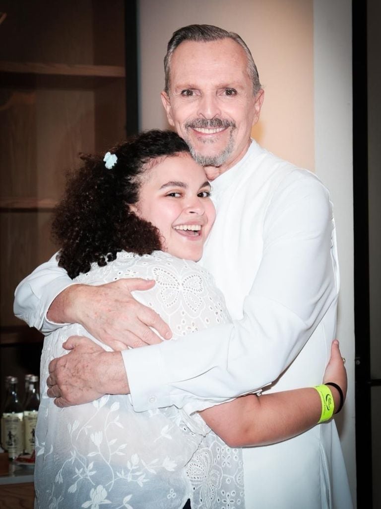 Miguel Bosé junto a Lucero Mijares.