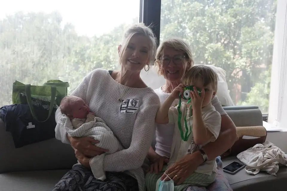 La madre de Ruby, la exmodelo Kelly Emberg, visitó a su nieto