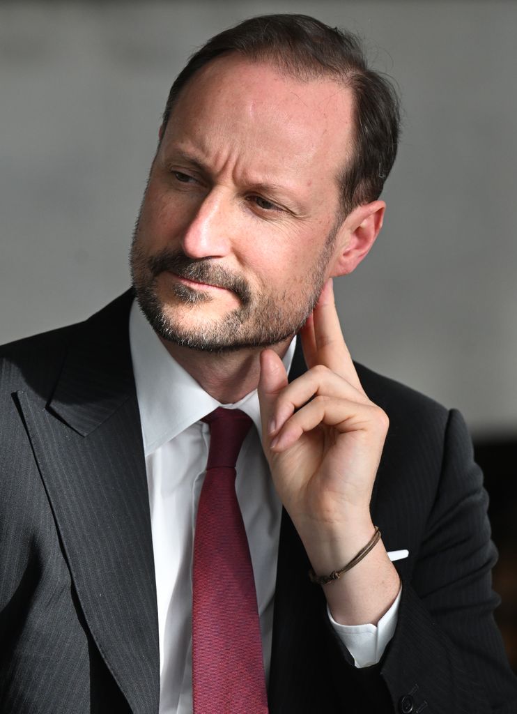 Haakon acompañó a los reyes de los belgas a un acto sobre la infancia y la alfabetización en Deichman Bjørvika, una biblioteca pública, un acto cultural que tradicionalmente hubiera quedado en la agenda de Mette-Marit