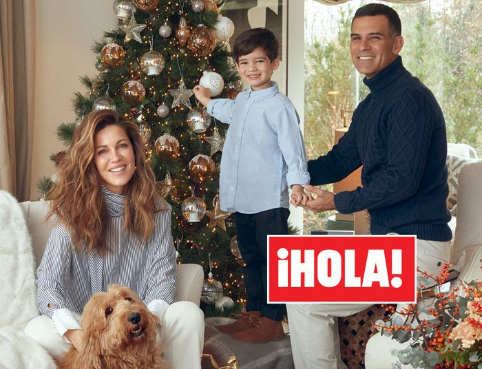 Jaydy Michel posa con su familia en su nueva casa