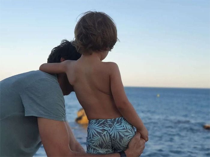 Cayetano Rivera y su hijo sorprenden a Eva González en una noche muy importante para ella