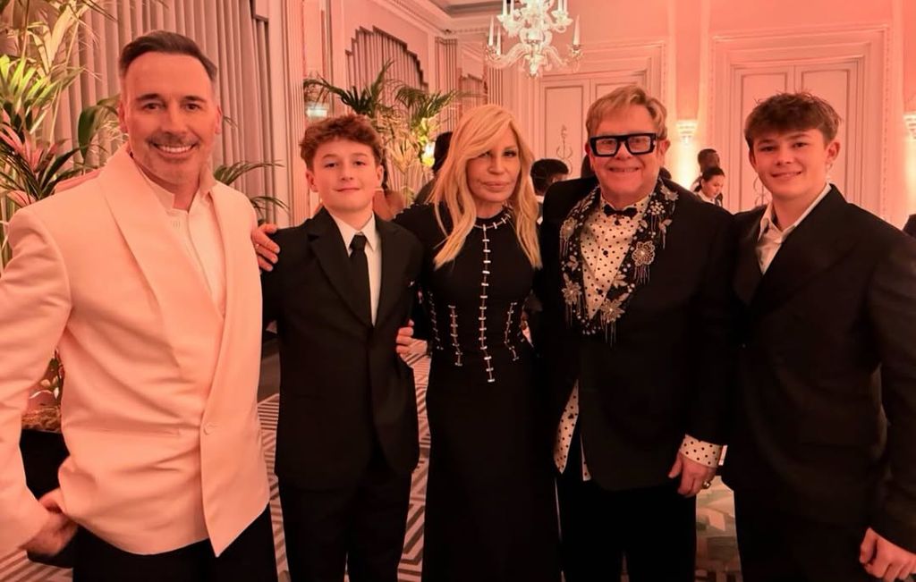 La familia con Donatella Versace