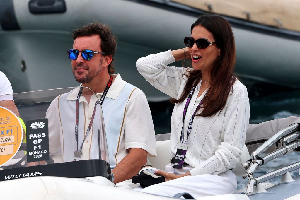 Melissa Jiménez y Fernando Alonso navegando por Mónaco