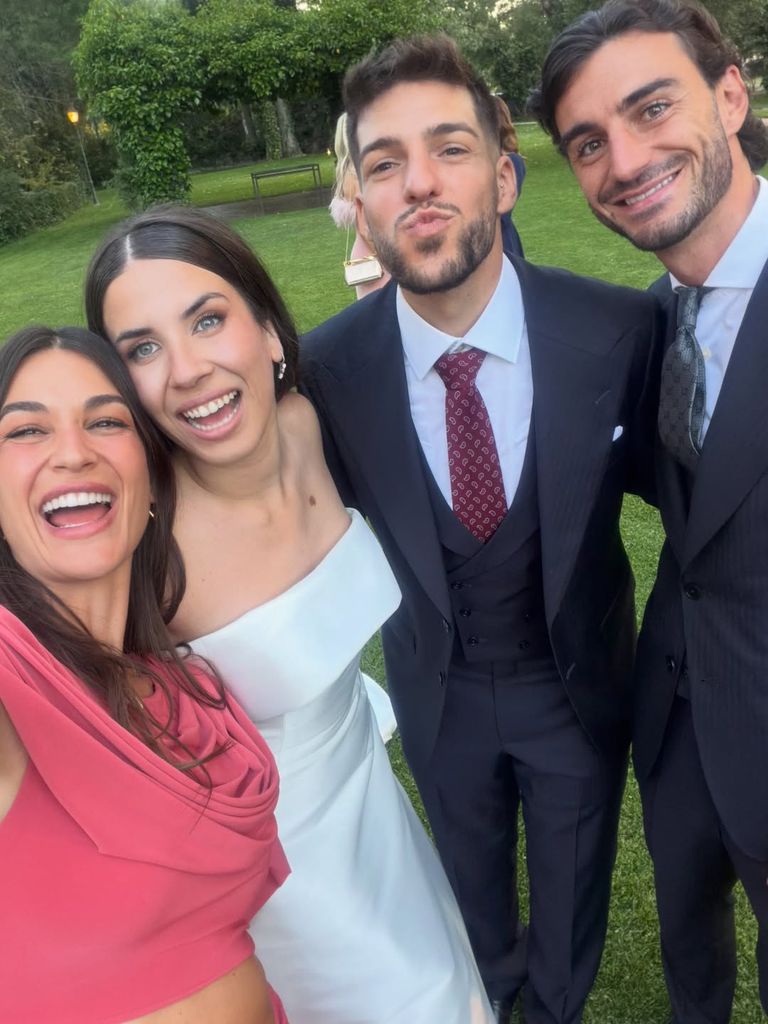 Las dos parejas inmortalizan el gran día