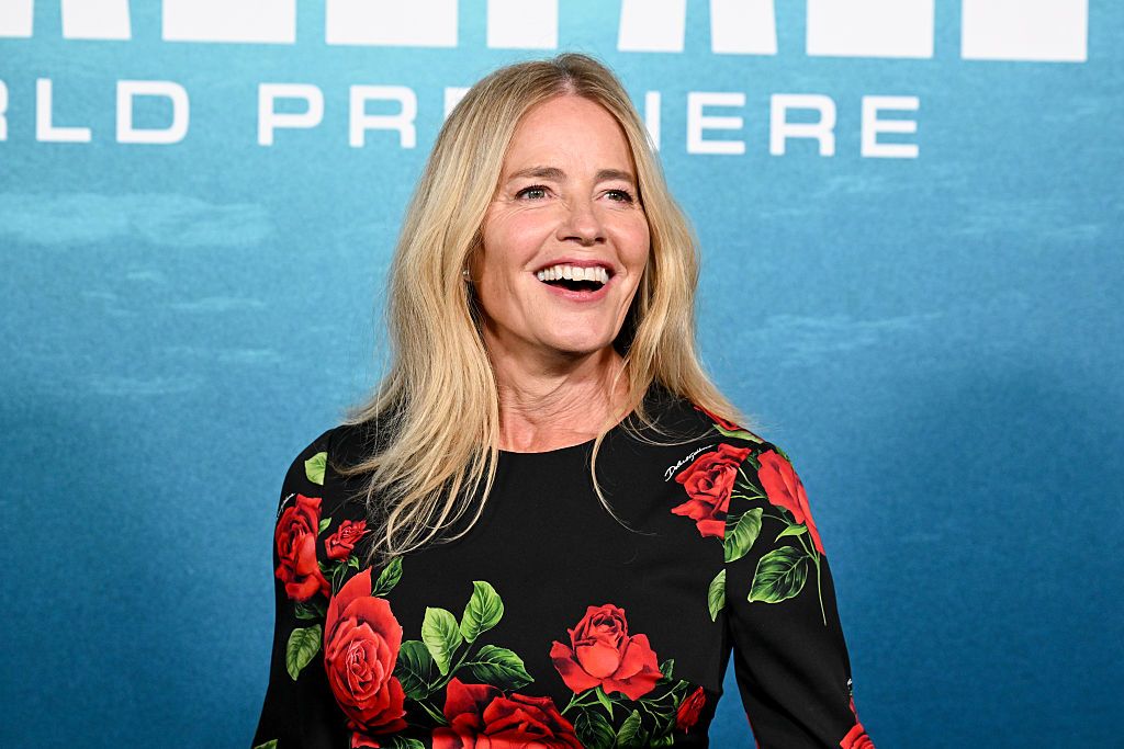 Elisabeth Shue en la premiere de 'Whalefall' en Los Ángeles