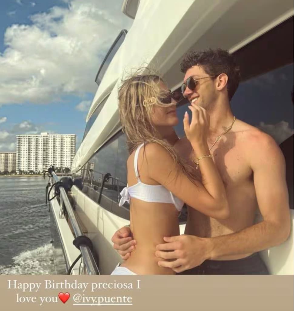 'Tophy' y su exnovia, Ivy Puente, con quien también dio a conocer su noviazgo en el pasado durante el día de su cumpleaños y en octubre, al igual que con su actual pareja