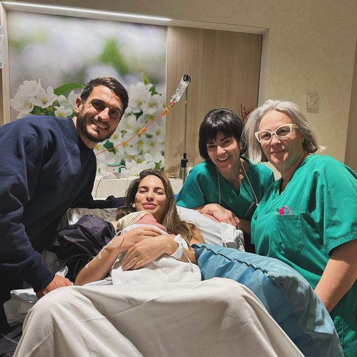 Beatriz Espejel y Koke Resurrección tras dar a luz a su hija Claudia