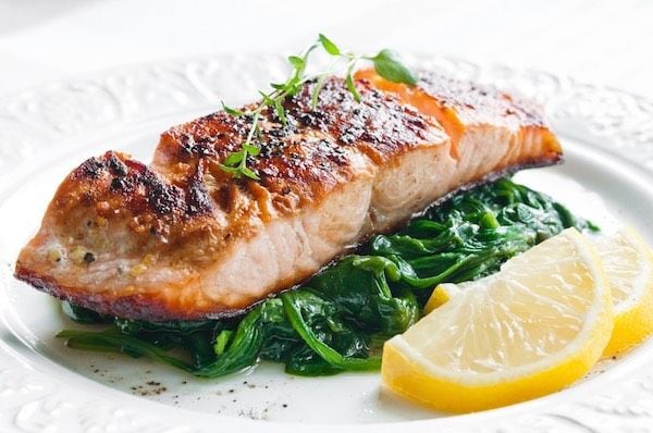 Salmón con fuente de omega 3 para aumentar la energía 