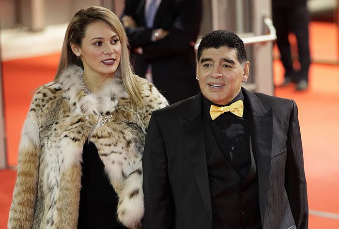 Diego Armando Maradona con Rocío Oliva en Moscú en 2017