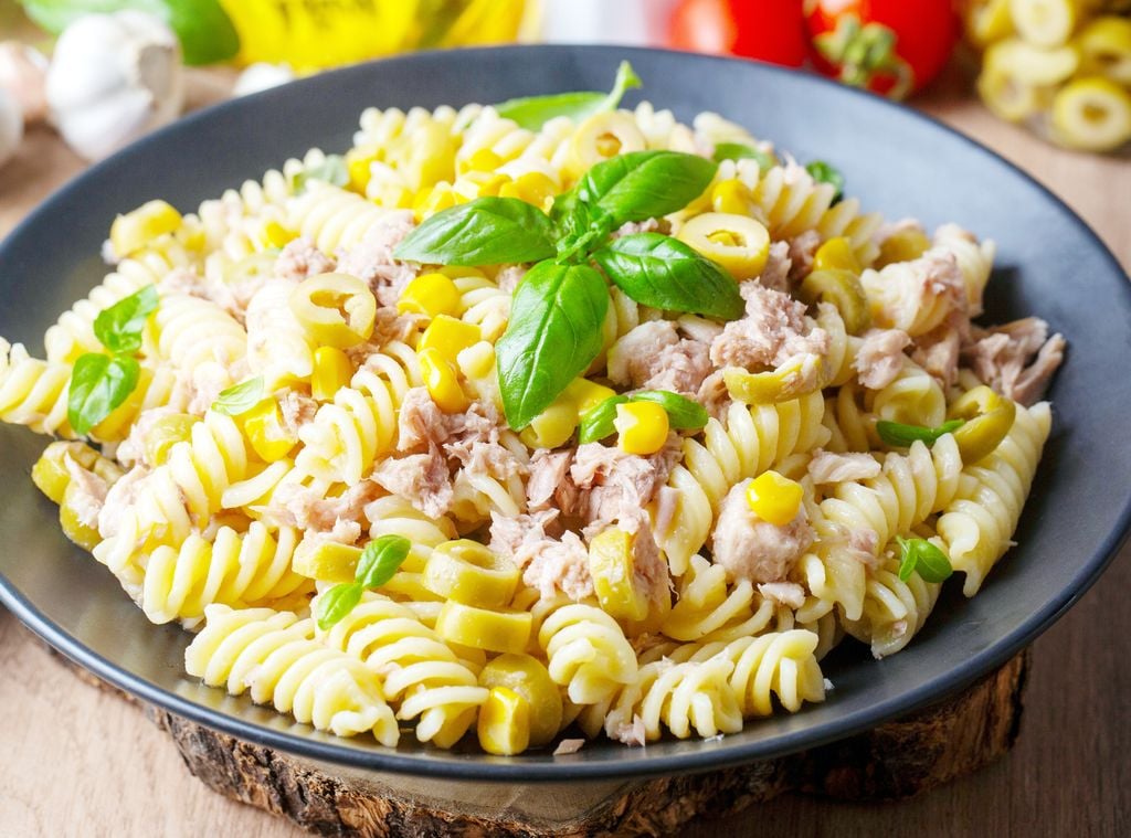 Ensalada de pasta y atún
