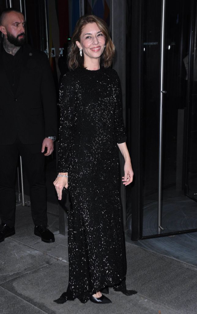 Sofia Copppola vistió Chanel y estuvo acompañada de su familia.