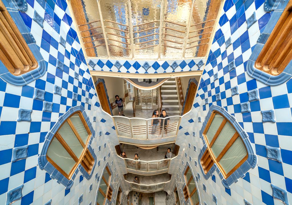 Casa Batlló también se bebe_ spritz, vermuts y cócteles signature dentro del universo curvo de Gaudí.