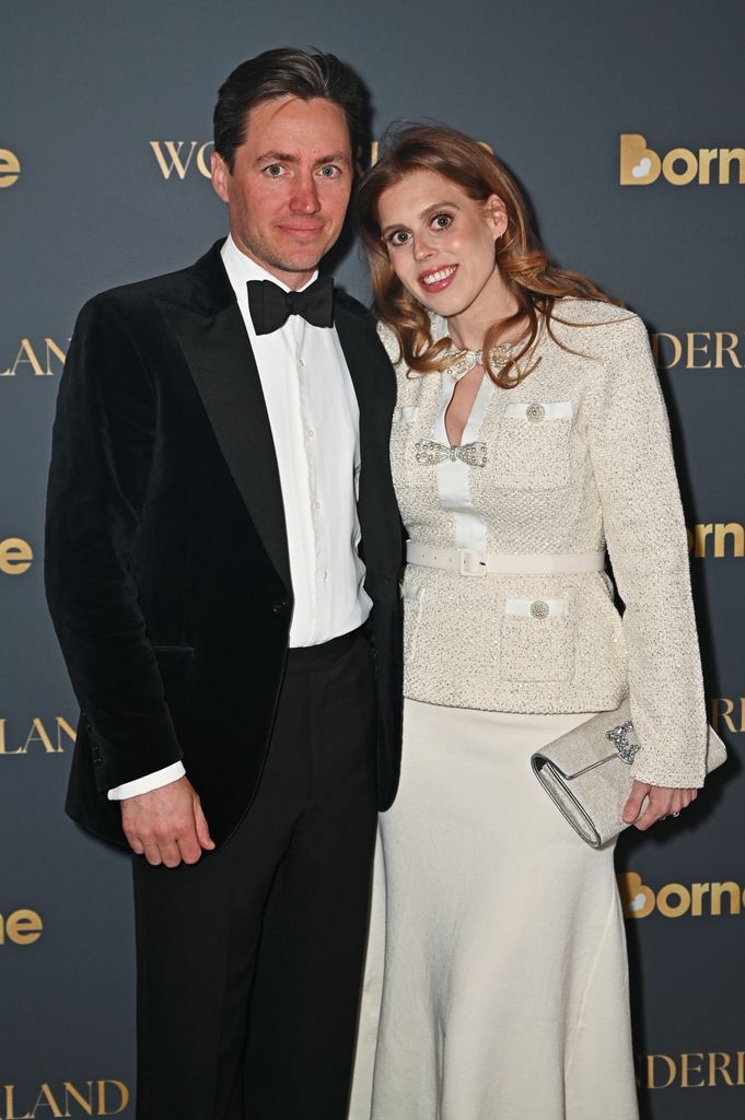 Beatriz de York y Edoardo Mapelli Mozzi  en una gala de Borne