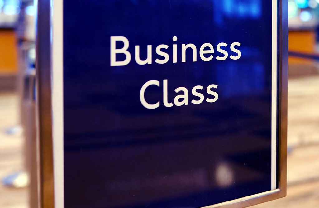 El acceso a los mostradores de facturación prioritarios, una de las ventajas de volar en Business Class.