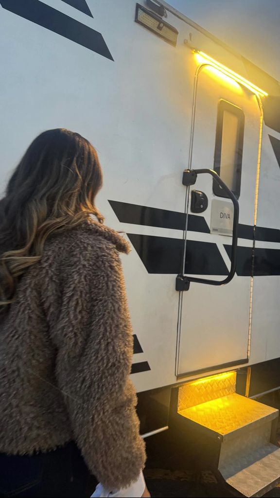 Elizabeth compartió un vistazo del inicio de las grabaciones de su nuevo proyecto